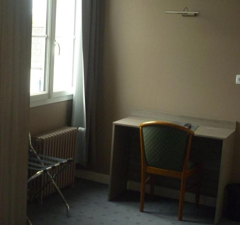 Auberge Du Vieux Chateau Saint-Sauveur-le-Vicomte Pokój zdjęcie